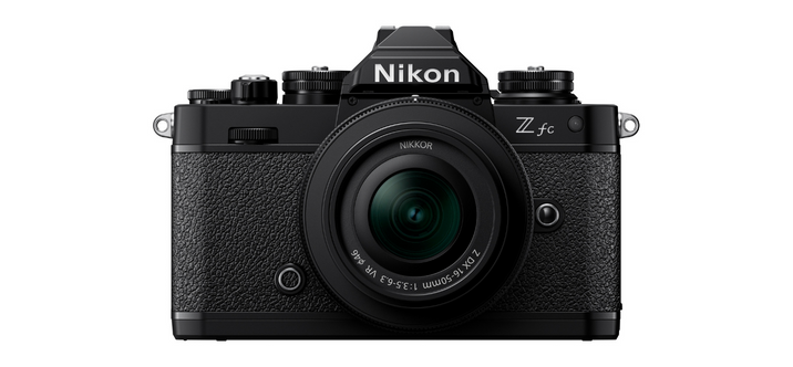 Nikon revisite un appareil photo et un objectif mythiques