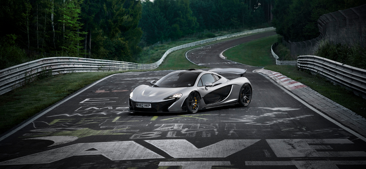 McLaren P1™ : l'hypercar hybride fête son 10ème anniversaire.