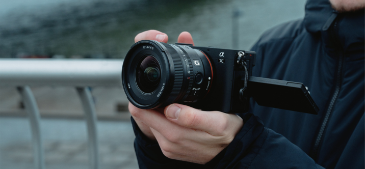 Sony annonce une focale fixe pour les esprits créatifs et nomades