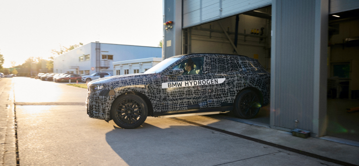 De la flotte pilote à la production en série : la nouvelle BMW iX5 Hydrogen.