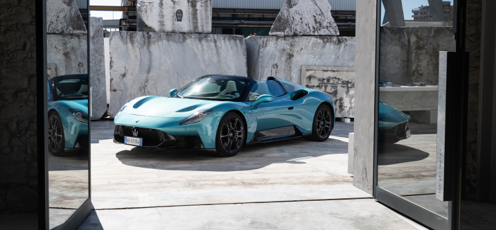 La nouvelle Maserati MCPURA apporte l’essence pure de la performance italienne sur la route 