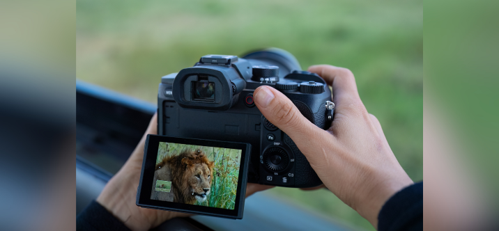 Sony présente la 5ème génération de son Bridge ultime de la série RX, le RX10 V