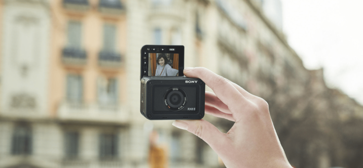 Sony RX0 II, l'appareil photo ultra-compact premium le plus petit et le plus léger au monde