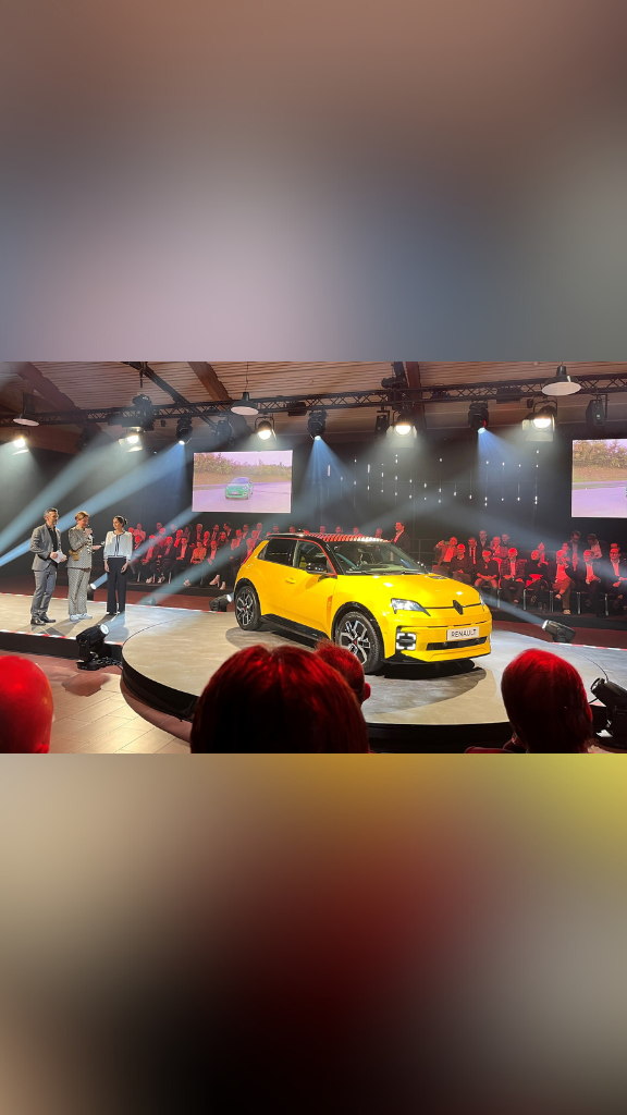 Renault 5 est sacrée voiture suisse de l'année 2025